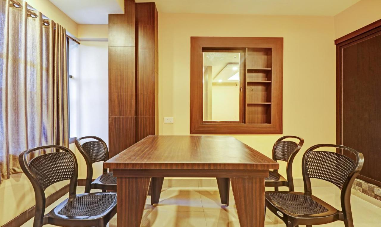Itsy Hotels Sapphire Residency Manjeri Exteriör bild