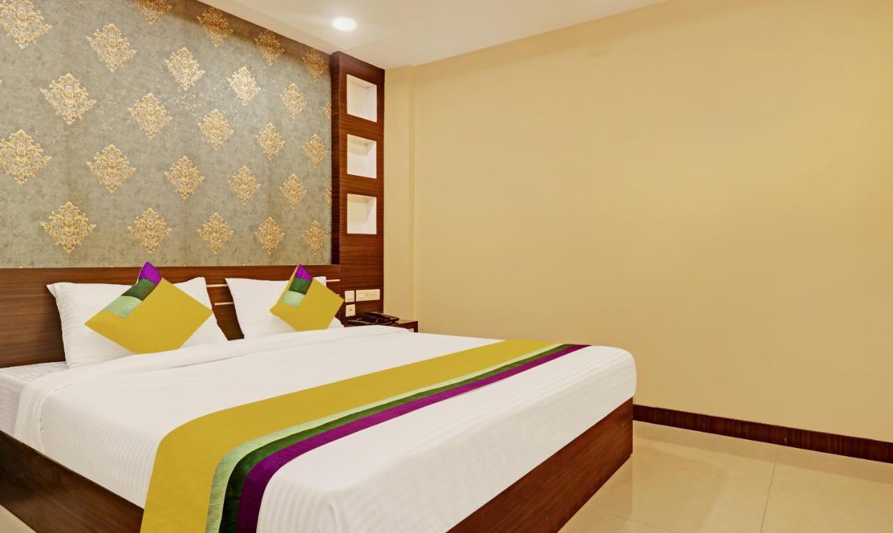 Itsy Hotels Sapphire Residency Manjeri Exteriör bild