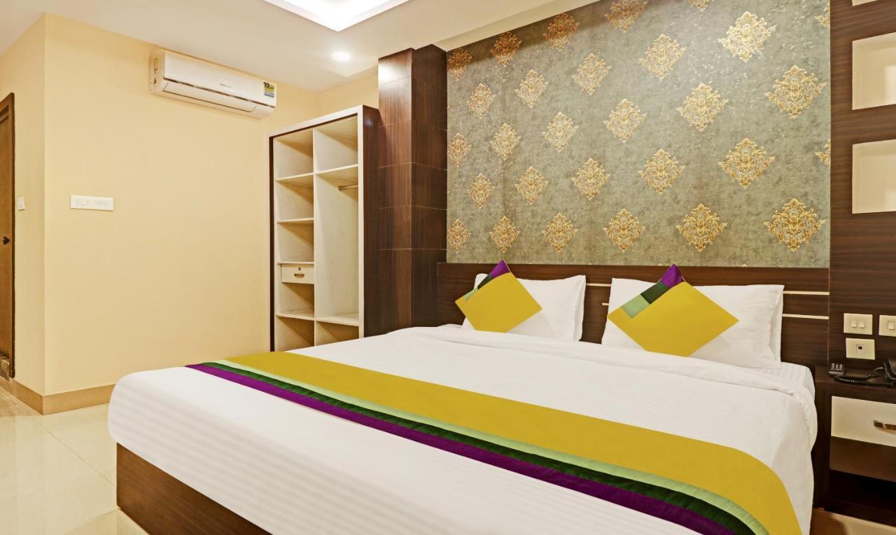 Itsy Hotels Sapphire Residency Manjeri Exteriör bild