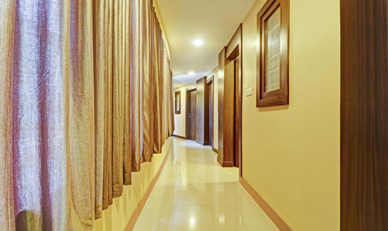 Itsy Hotels Sapphire Residency Manjeri Exteriör bild