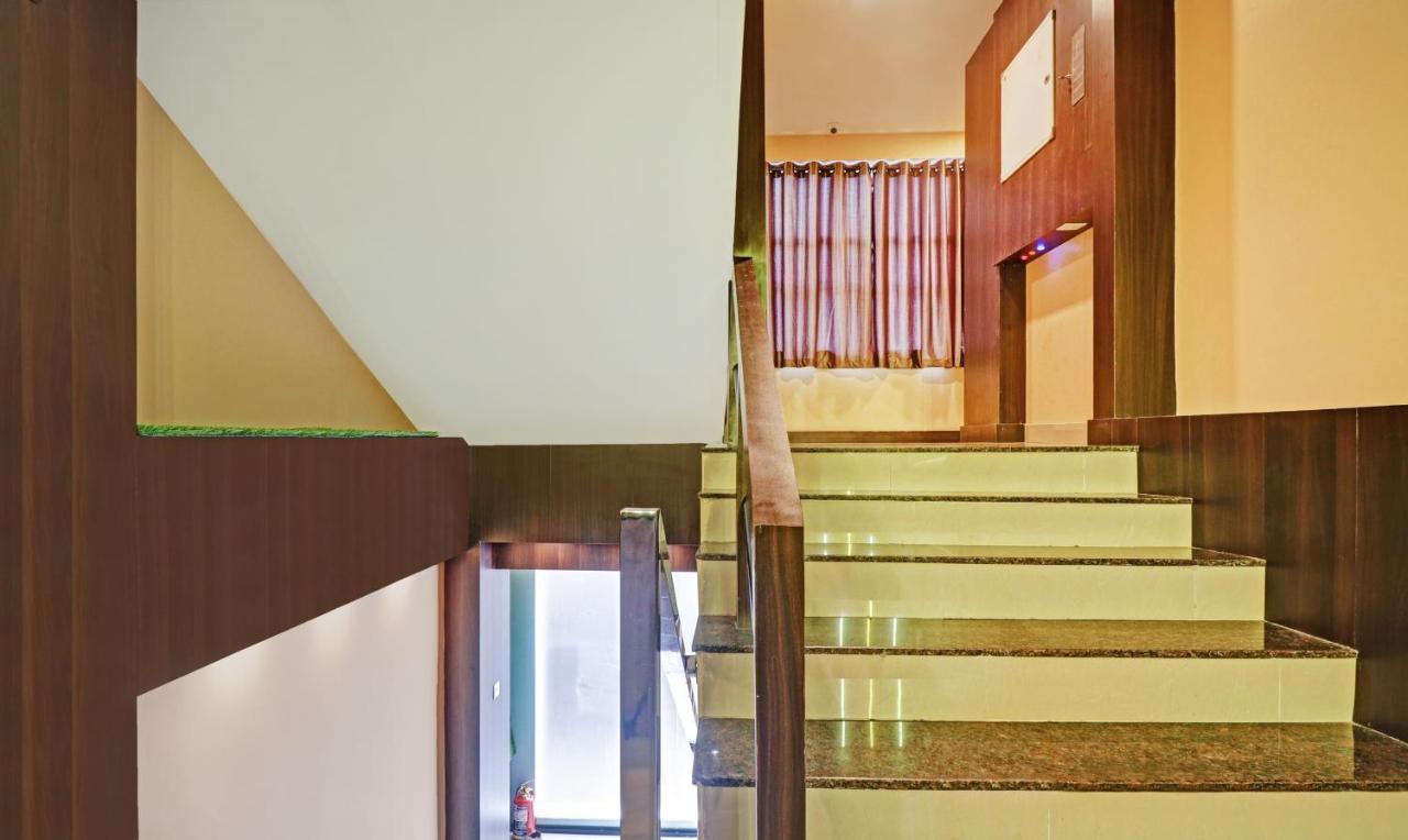 Itsy Hotels Sapphire Residency Manjeri Exteriör bild